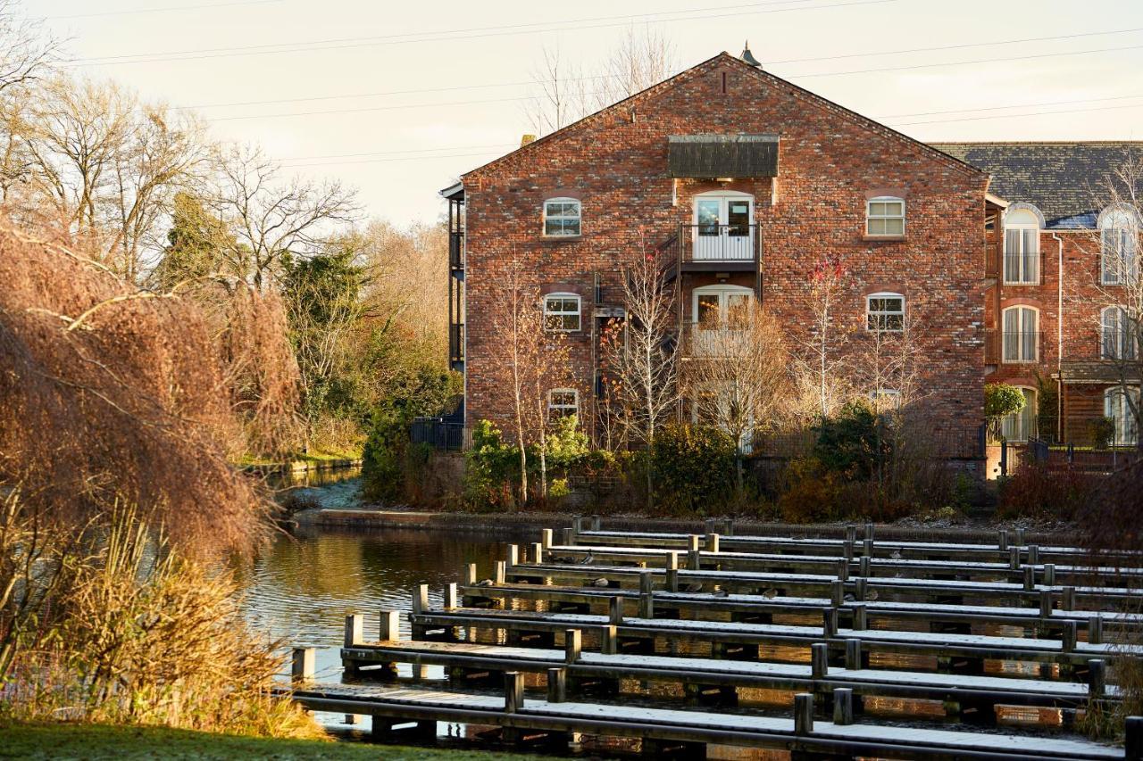 Lion Quays Resort Chirk Exterior foto